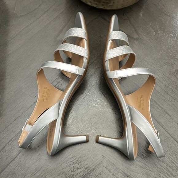 Naturalizer Taimi Heeled Sandal (WIDE) - Picture 9 of 13